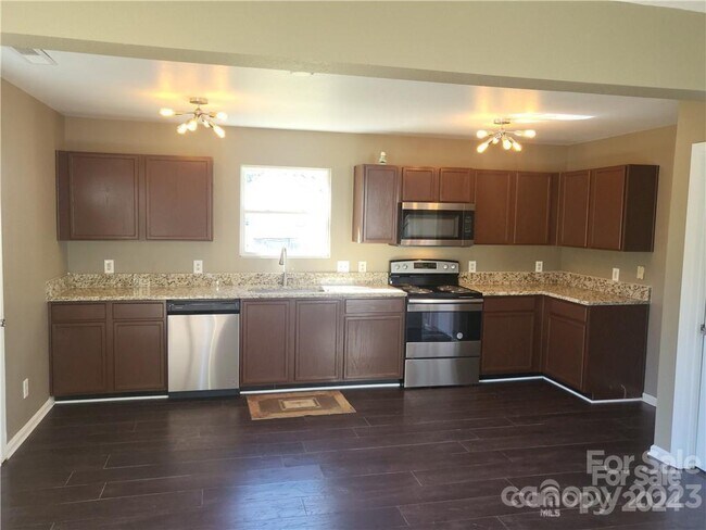 2440 Mint Thistle Ct in Charlotte, NC - Building Photo - Building Photo