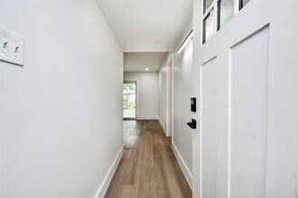 7210 Lumber Jack Dr in Houston, TX - Foto de edificio - Building Photo