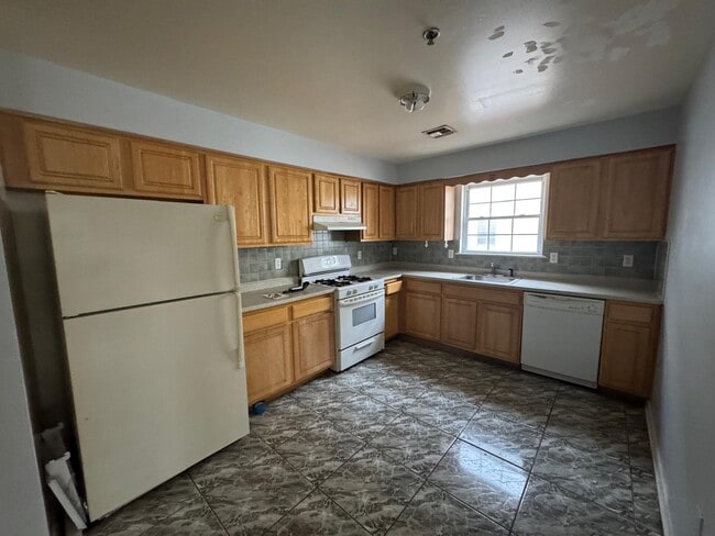 17 Norfolk St in Newark, NJ - Foto de edificio - Building Photo