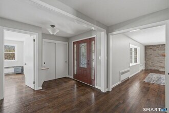 35 W Ridge Dr in West Hartford, CT - Building Photo - Building Photo