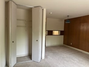 Spring Harbor Apartments in Madison, WI - Foto de edificio - Building Photo