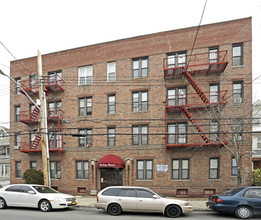 Sterling Manor in Jamaica, NY - Foto de edificio - Building Photo