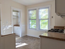 14 Sanborn Ave, Unit 3 in Somerville, MA - Building Photo