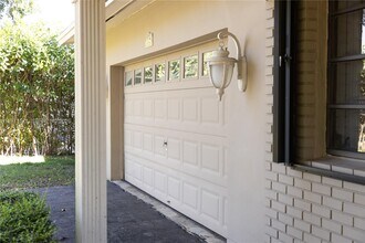 13125 SW 83rd Ave in Miami, FL - Foto de edificio - Building Photo