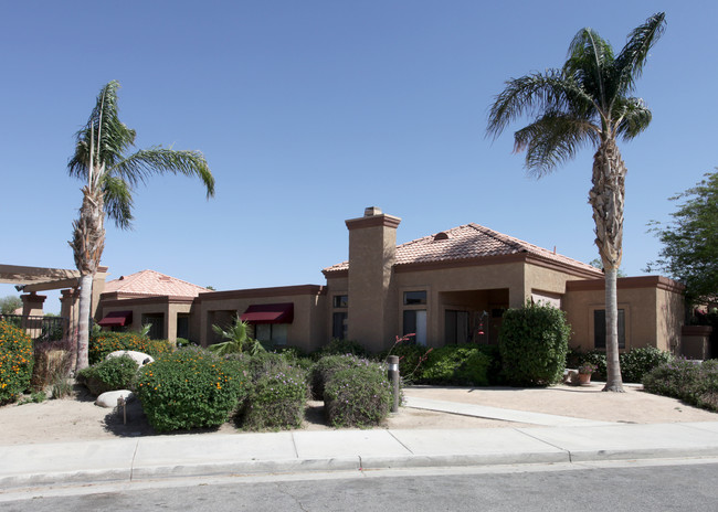 42995 Park Pl in Palm Desert, CA - Building Photo - Building Photo