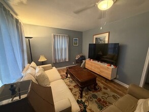 1012 Montgomery St NW in Blacksburg, VA - Building Photo - Building Photo