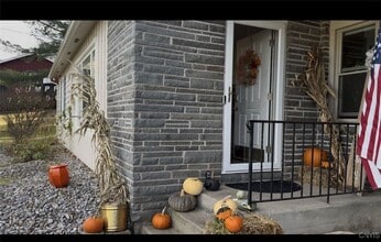 12 Forest Rd in New Hartford, NY - Building Photo - Building Photo