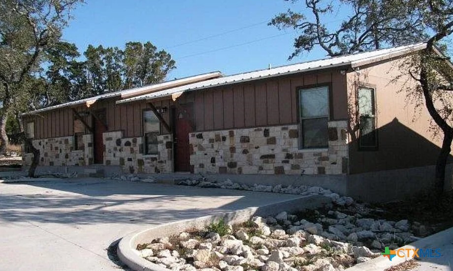 1144 Indian Hollow-Unit -1144 in Spring Branch, TX - Building Photo