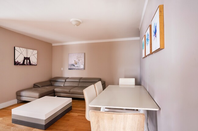 784 Columbus Ave in New York, NY - Building Photo - Building Photo