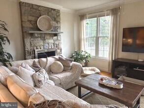 5924 Chesterbrook Rd in McLean, VA - Building Photo - Building Photo