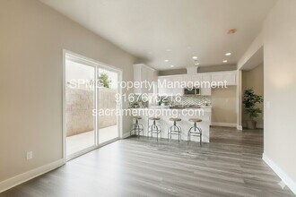 141 Electric St in Auburn, CA - Foto de edificio - Building Photo