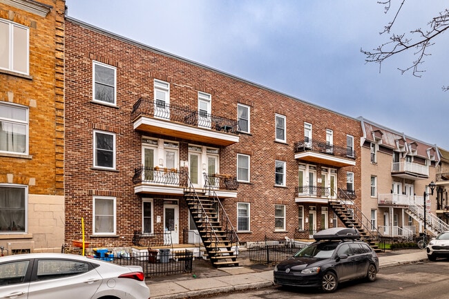 4249-4261 Des Érables Av in Montréal, QC - Building Photo - Primary Photo