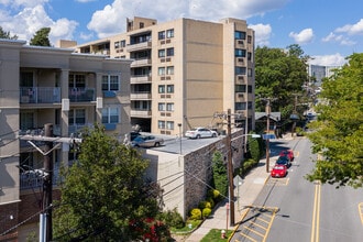 The Chateau in Cliffside Park, NJ - Building Photo - Building Photo