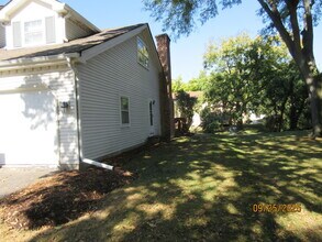 1055 E Gartner Rd in Naperville, IL - Building Photo - Building Photo