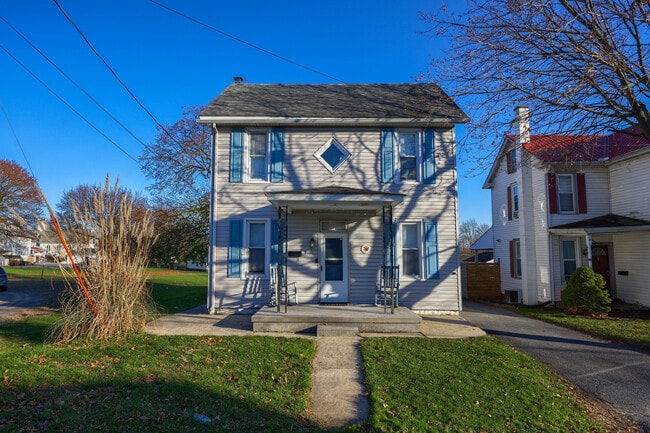 property at 7 Twin Brook Rd
