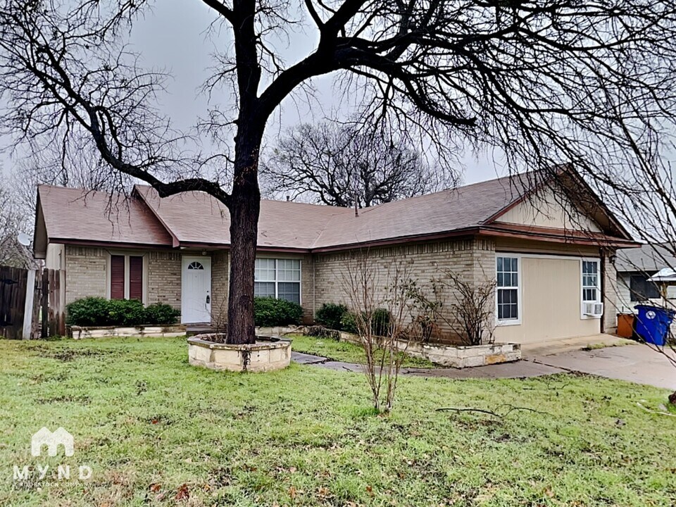 6204 Duchess Dr in Austin, TX - Foto de edificio