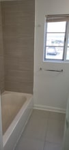 916 W 42 St-Unit -104 in Miami Beach, FL - Foto de edificio - Building Photo