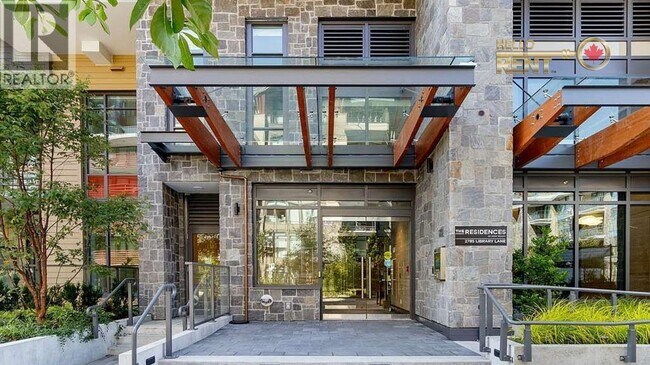 2785 Library Ln in North Vancouver, BC - Building Photo - Building Photo