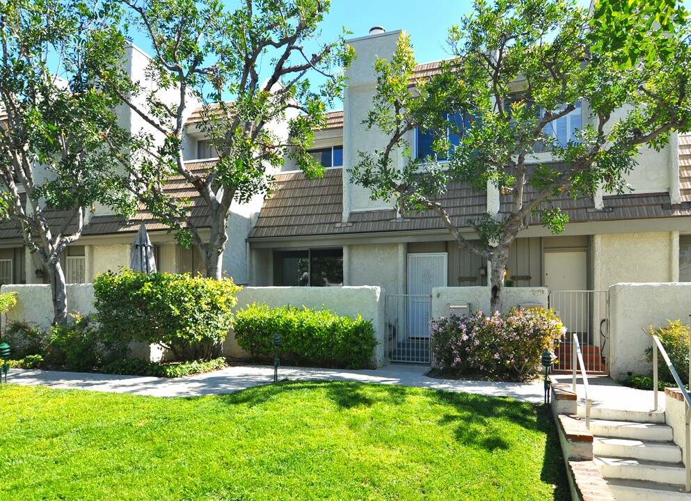 4219 Colfax Ave in Studio City, CA - Building Photo