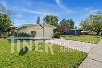 3604 Winston Way in Carmichael, CA - Building Photo - Building Photo