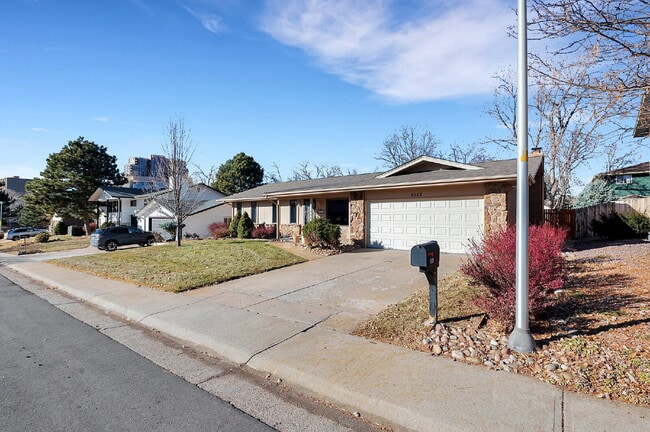 Updated 4-Bedroom Home in DTC – Vaulted Ce