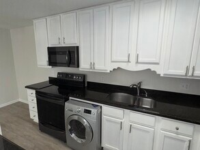102 N Lakeside Dr in Lake Worth Beach, FL - Building Photo - Building Photo