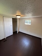22056 Hwy Mm in Lebanon, MO - Building Photo - Building Photo