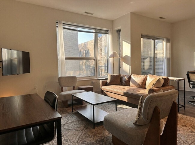 1040 N Cass St, Unit ID1379057P in Milwaukee, WI - Building Photo - Building Photo