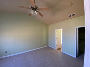 753 Forest Green Dr in O'Fallon, IL - Foto de edificio - Building Photo