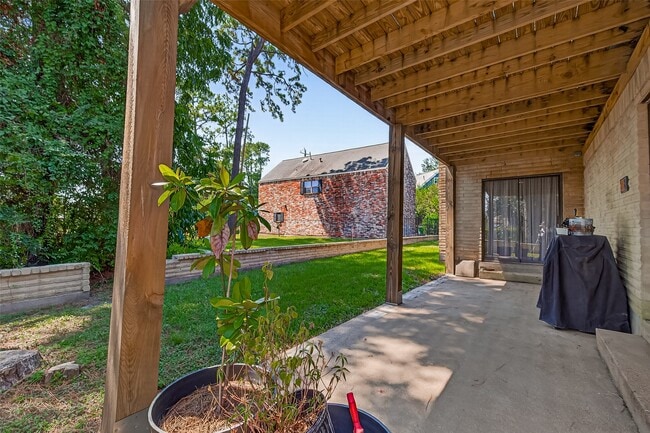 5815 Green Terrace Ln