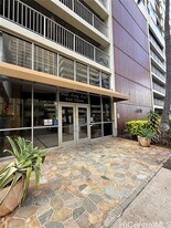 444 Nahua St in Honolulu, HI - Building Photo
