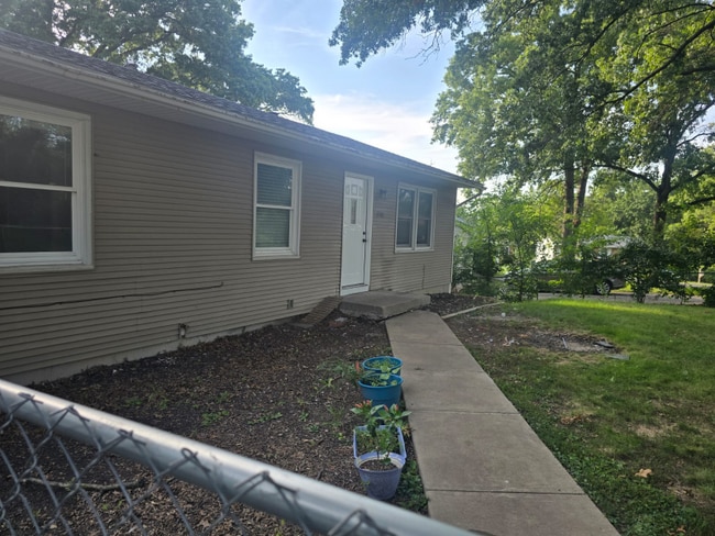 4502 Waterloo Dr, Unit A in Columbia, MO - Building Photo - Building Photo