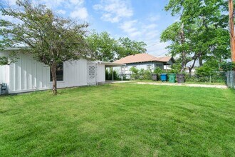407 Lovera Blvd in San Antonio, TX - Building Photo - Building Photo