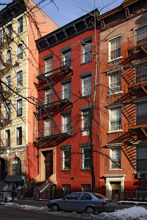 65 E 7th St in New York, NY - Foto de edificio