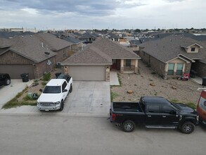 908 Big Easy St in Odessa, TX - Foto de edificio - Building Photo