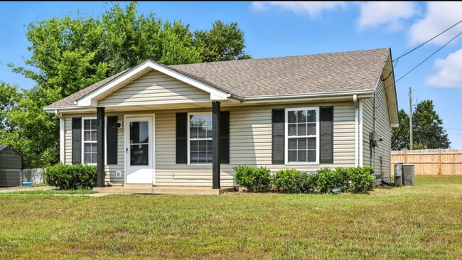 955 Winesap Rd in Clarksville, TN - Building Photo - Building Photo