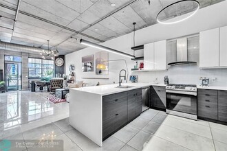 411 NW 1st Ave in Fort Lauderdale, FL - Foto de edificio - Building Photo