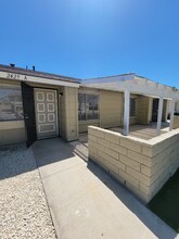 2425 Tahoe Cir in Hemet, CA - Building Photo - Building Photo
