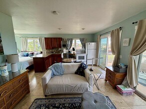 777 Kolani Pl, Unit Ocean View private studio in Wailuku, HI - Building Photo - Building Photo