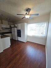 #247 in Glendale, CA - Building Photo - Building Photo