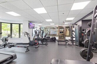 400 N La Salle Dr, Unit 2206 in Chicago, IL - Building Photo - Building Photo