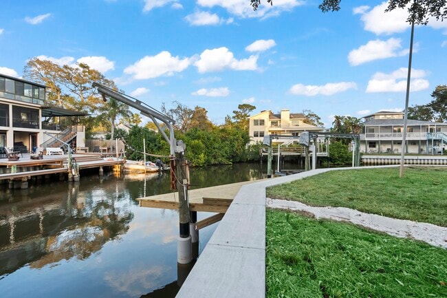 4857 Hummingbird Trail in Palm Harbor, FL - Building Photo - Building Photo