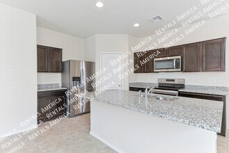 1243 E Eric Pl in Casa Grande, AZ - Foto de edificio - Building Photo