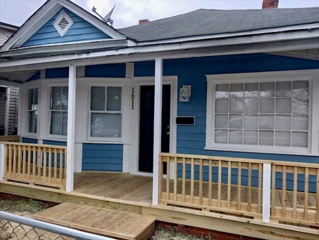 1611 Castle St in Wilmington, NC - Building Photo - Building Photo