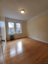 117 W 13th St in New York, NY - Building Photo - Building Photo