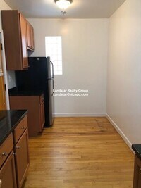 2045 W Berwyn Ave, Unit 3 photo'