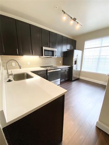 5443 Caruth Haven Ln in Dallas, TX - Building Photo