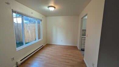 12601 SE 30th St in Bellevue, WA - Building Photo - Building Photo