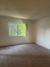 Encino Oakbrook in Encino, CA - Building Photo - Building Photo