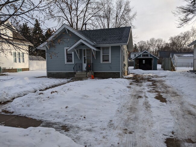 property at 521 Ann St SE